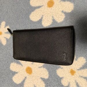 Apadi Black Women's Wallet